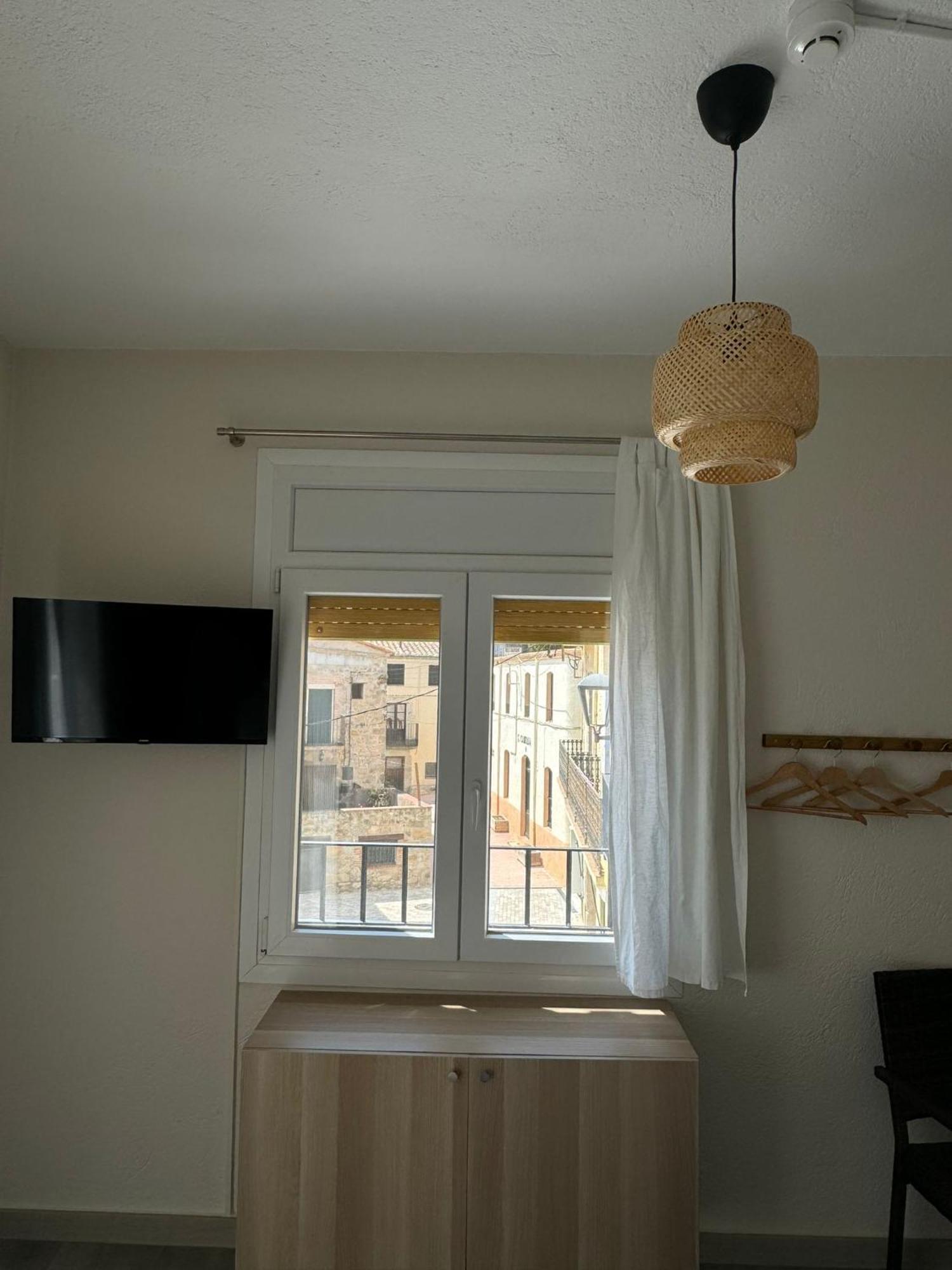 Hostal Restaurant Casa Comaulis La Vajol Extérieur photo